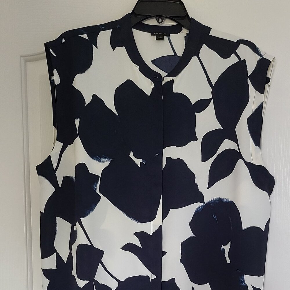 Ann Taylor Floral Blend Sleeveless Blouse, XL